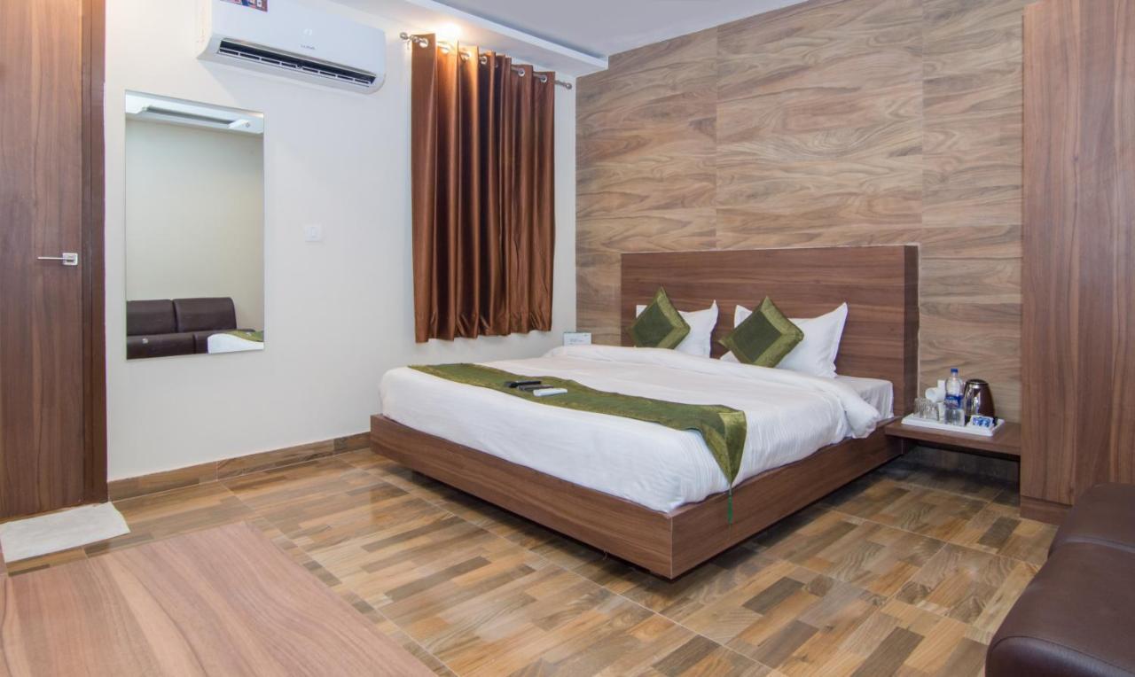 Treebo Trend Bipin International Hotel Lucknow Exterior photo