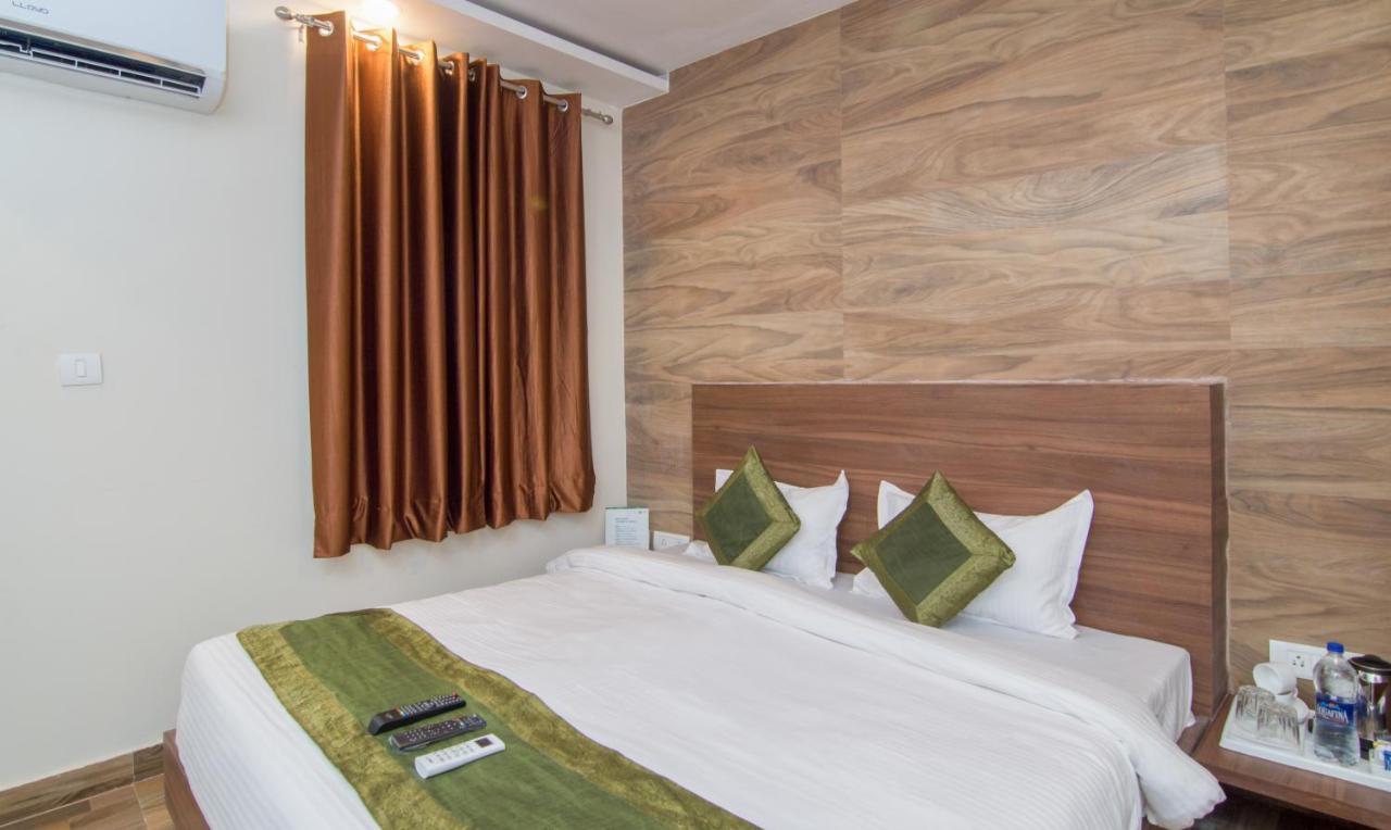 Treebo Trend Bipin International Hotel Lucknow Exterior photo