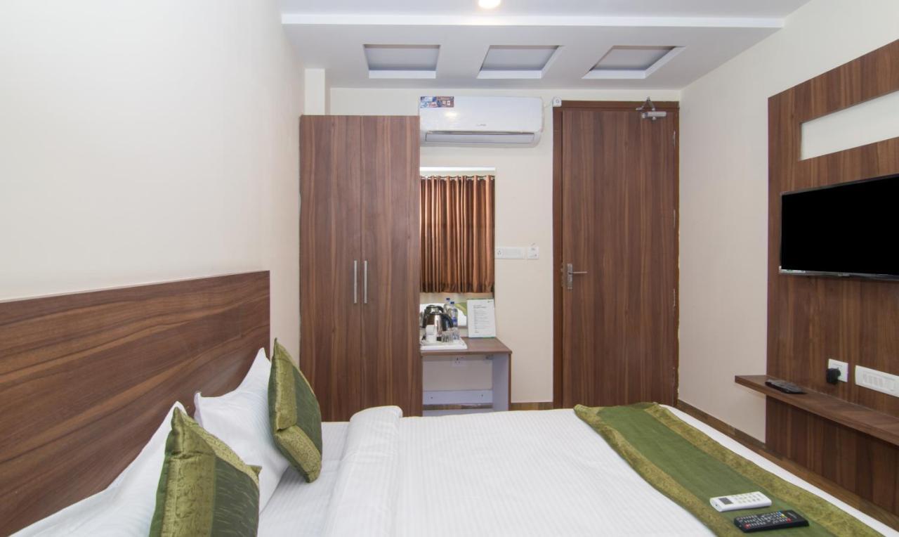 Treebo Trend Bipin International Hotel Lucknow Exterior photo